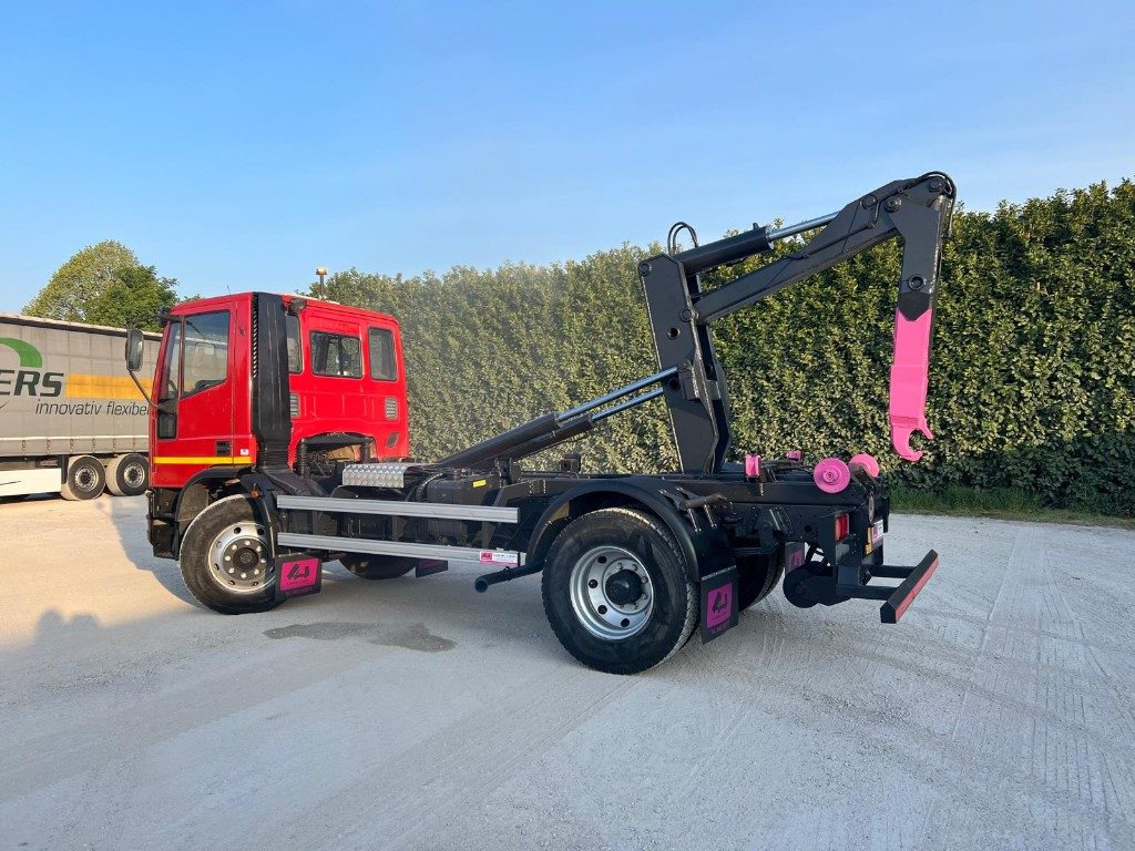 IVECO EUROCARGO 150E18K SCARRABILE - Abrollkipper: das Bild 4 IVECO EUROCARGO 150E18K SCARRABILE - Abrollkipper: das Bild 4