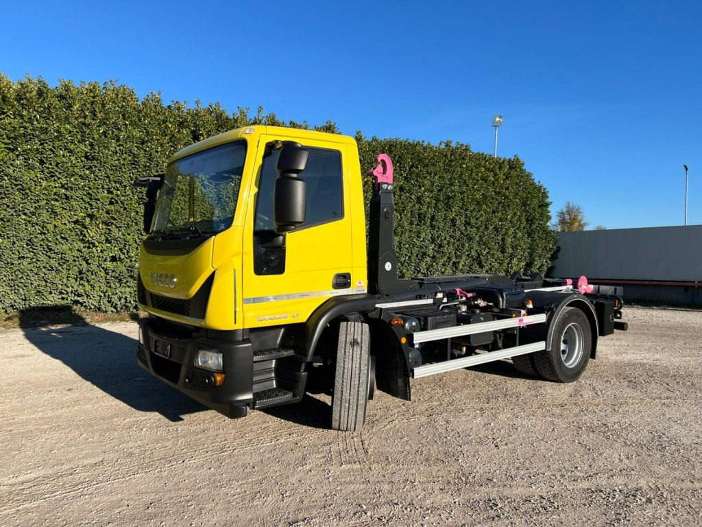 IVECO EUROCARGO 180EL28 SCARRABILE - Abrollkipper: das Bild 1 IVECO EUROCARGO 180EL28 SCARRABILE - Abrollkipper: das Bild 1