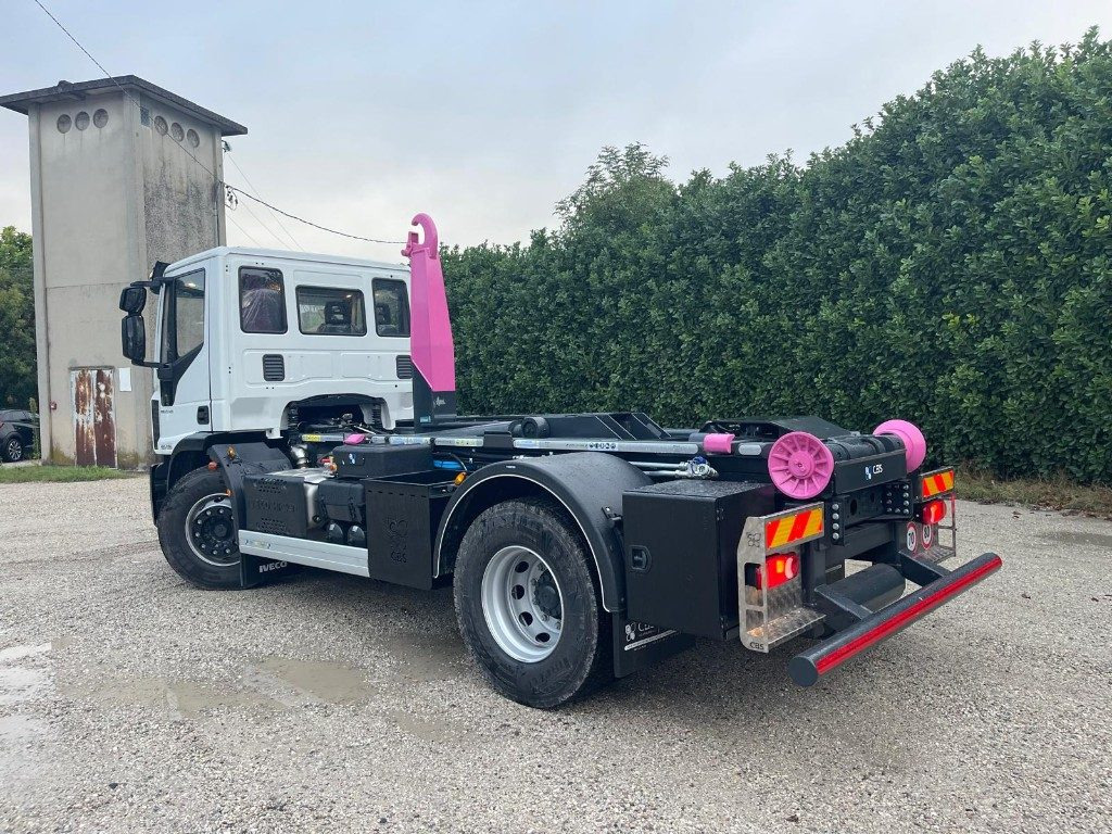 IVECO EUROCARGO 180K32 SCARRABILE NUOVO - Abrollkipper: das Bild 3 IVECO EUROCARGO 180K32 SCARRABILE NUOVO - Abrollkipper: das Bild 3