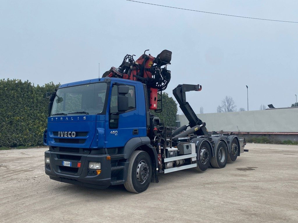 Abrollkipper, Autokran IVECO STRALIS 260.450 SCARRABILE CON GRU: das Bild 6