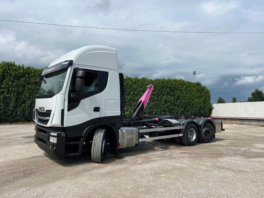 IVECO STRALIS 510 SCARRABILE - Abrollkipper: das Bild 2 IVECO STRALIS 510 SCARRABILE - Abrollkipper: das Bild 2