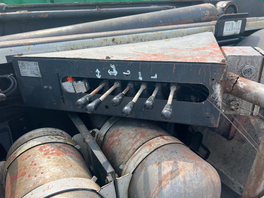 IVECO STRALIS AS260S 50Y SCARRABILE - Abrollkipper: das Bild 5 IVECO STRALIS AS260S 50Y SCARRABILE - Abrollkipper: das Bild 5