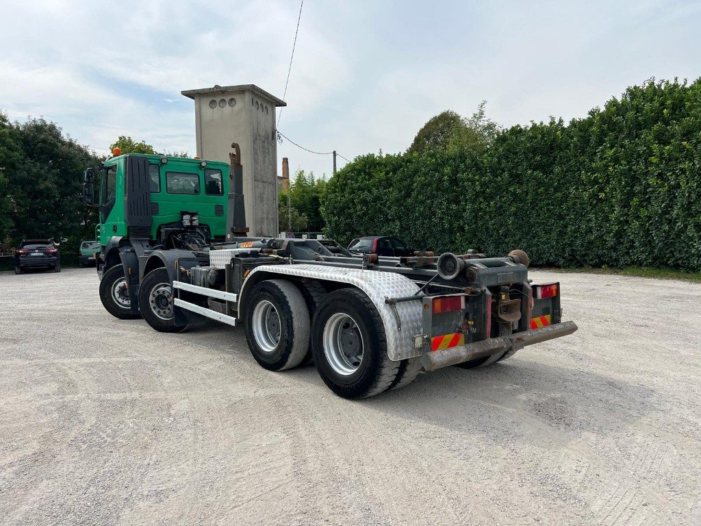 IVECO TRAKKER AD340T41 SCARRABILE - Abrollkipper: das Bild 5 IVECO TRAKKER AD340T41 SCARRABILE - Abrollkipper: das Bild 5