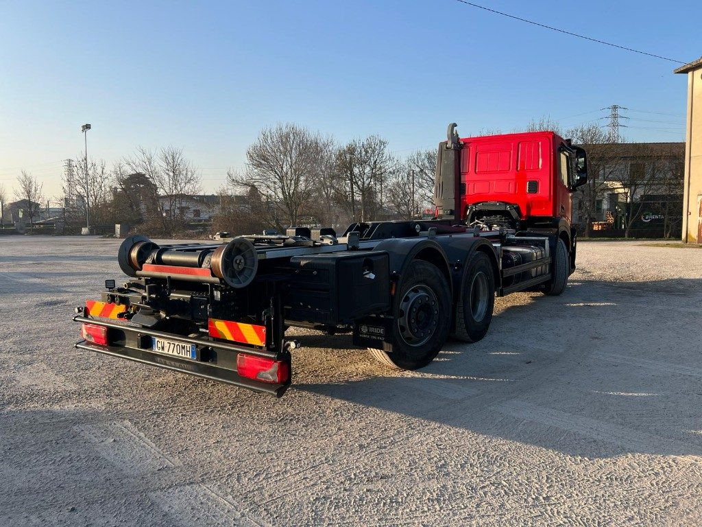 IVECO X-WAY AD260 NUOVO TARGATO SCARRABILE - Abrollkipper: das Bild 4 IVECO X-WAY AD260 NUOVO TARGATO SCARRABILE - Abrollkipper: das Bild 4