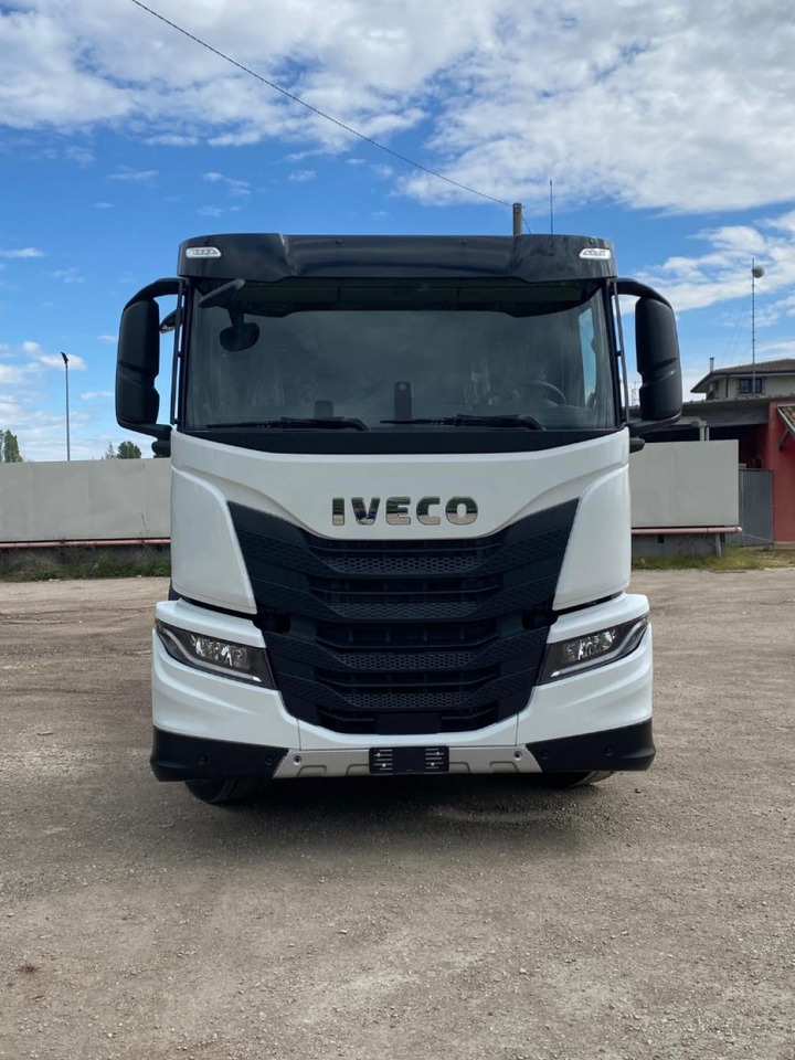 IVECO X-WAY AD280X48Y NUOVO SCARRABILE PASSO 3120 - Abrollkipper: das Bild 2 IVECO X-WAY AD280X48Y NUOVO SCARRABILE PASSO 3120 - Abrollkipper: das Bild 2