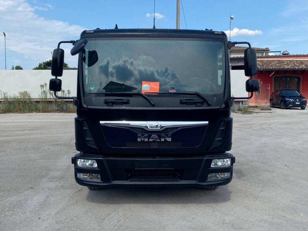 MAN TGL 12.220 CON SCARRABILE NUOVO - Abrollkipper: das Bild 2 MAN TGL 12.220 CON SCARRABILE NUOVO - Abrollkipper: das Bild 2