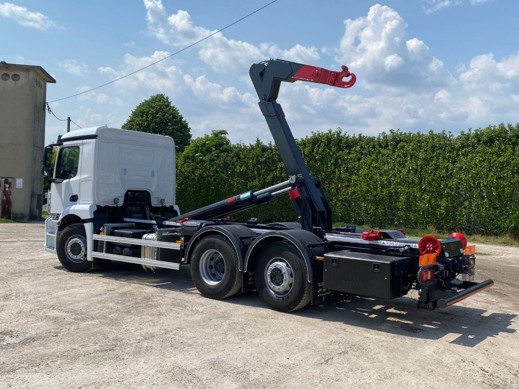MERCEDES-BENZ ANTOS 25.43 SCARRABILE FULL PNEUMATICO 3 - Abrollkipper: das Bild 4 MERCEDES-BENZ ANTOS 25.43 SCARRABILE FULL PNEUMATICO 3 - Abrollkipper: das Bild 4