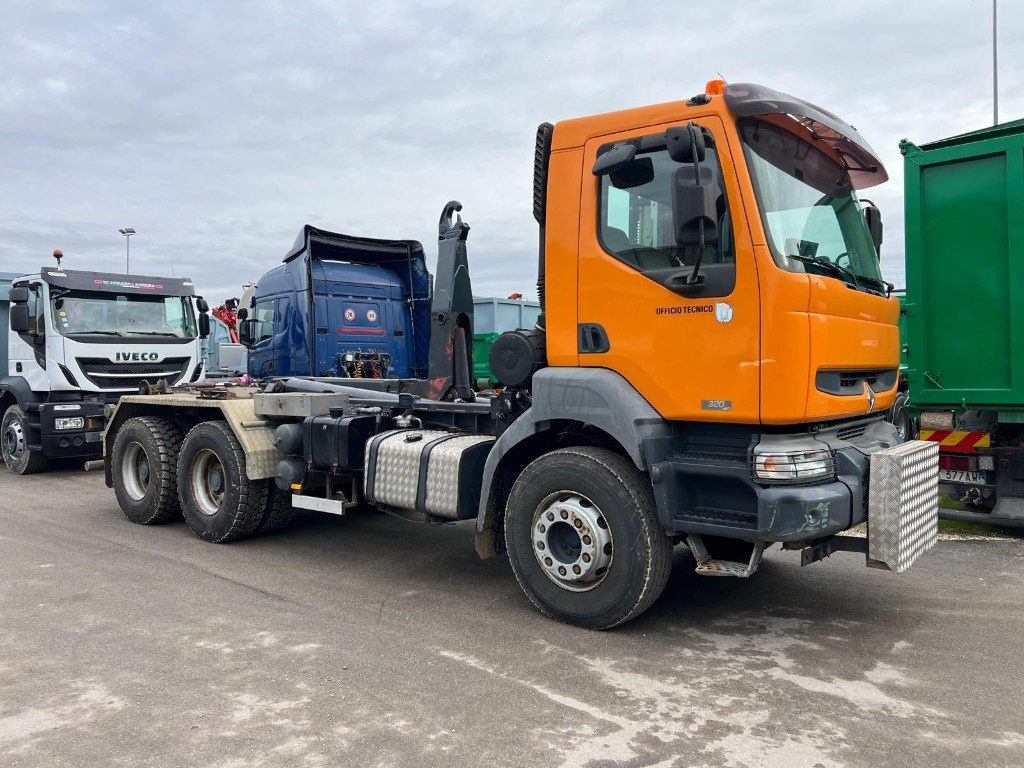 RENAULT KERAX 320 SCARRABILE - Abrollkipper: das Bild 2 RENAULT KERAX 320 SCARRABILE - Abrollkipper: das Bild 2