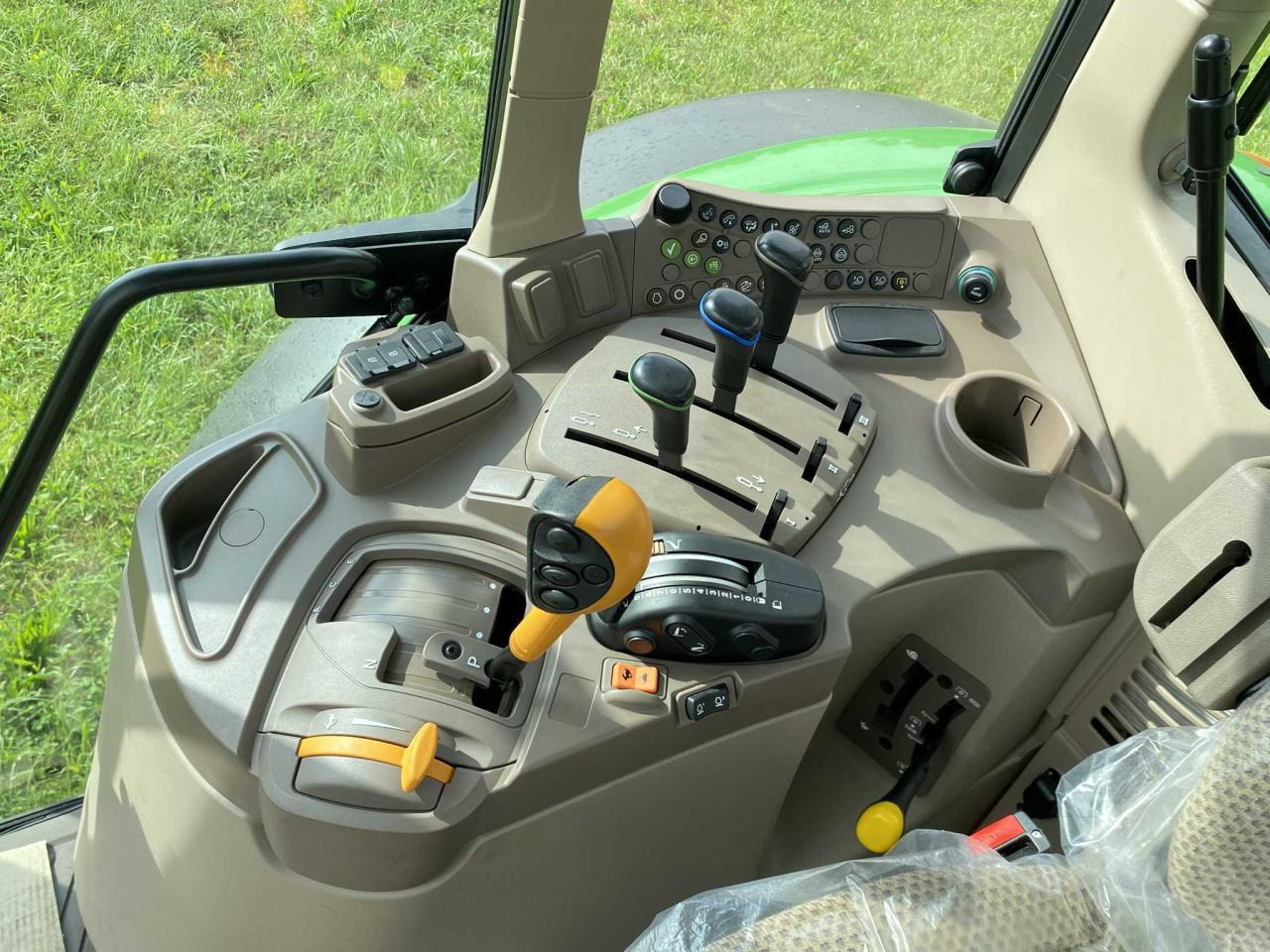 John Deere 6100 M AutoQuadEco - Traktor: das Bild 5 John Deere 6100 M AutoQuadEco - Traktor: das Bild 5