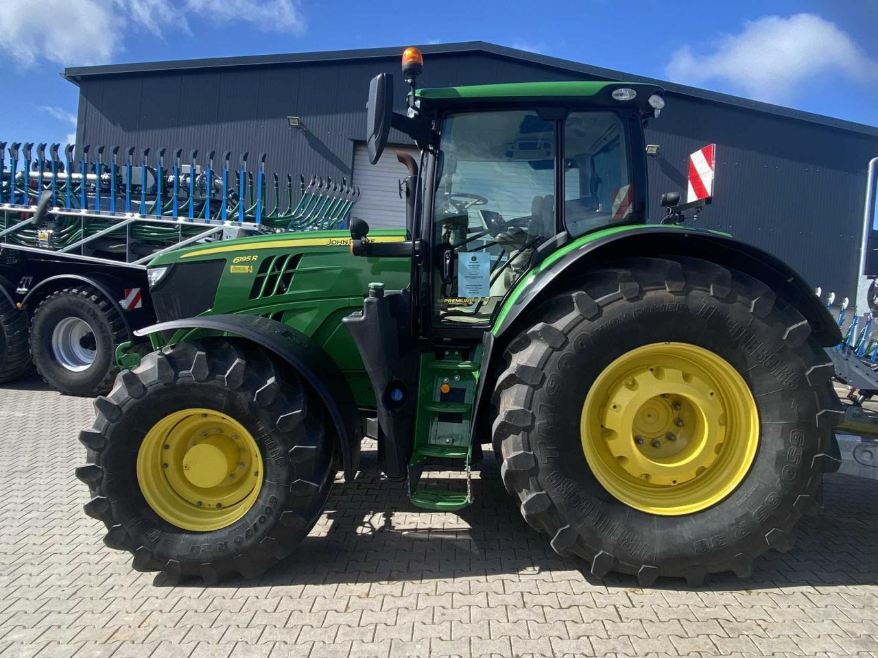 John Deere 6195R - Traktor: das Bild 2 John Deere 6195R - Traktor: das Bild 2
