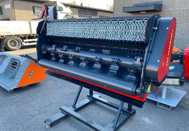 Seppi MH7 ja SMO-H3-125 - Schlegelmäher: das Bild 1 Seppi MH7 ja SMO-H3-125 - Schlegelmäher: das Bild 1