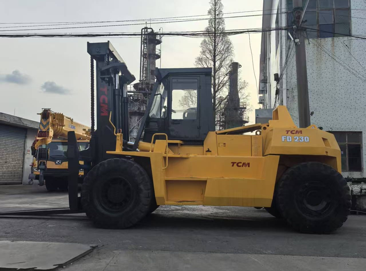 TCM FD230 23ton 25 ton FD250 FD200 FD160 15 ton 16 ton diesel forklift - Dieselstapler: das Bild 2 TCM FD230 23ton 25 ton FD250 FD200 FD160 15 ton 16 ton diesel forklift - Dieselstapler: das Bild 2