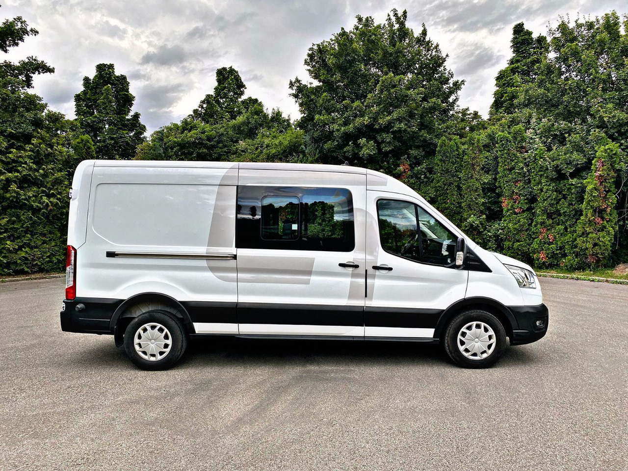 Ford Transit 350 L3H2 Trend|6Sitzer|Kamera|AHK|PDC|19 - Kastenwagen, Transporter mit Doppelkabine: das Bild 2 Ford Transit 350 L3H2 Trend|6Sitzer|Kamera|AHK|PDC|19 - Kastenwagen, Transporter mit Doppelkabine: das Bild 2