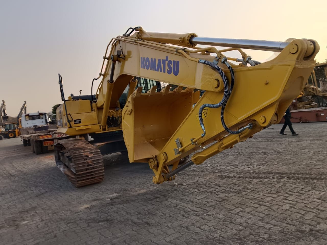 New Komatsu PC210 tracked excavator - Kettenbagger: das Bild 4 New Komatsu PC210 tracked excavator - Kettenbagger: das Bild 4