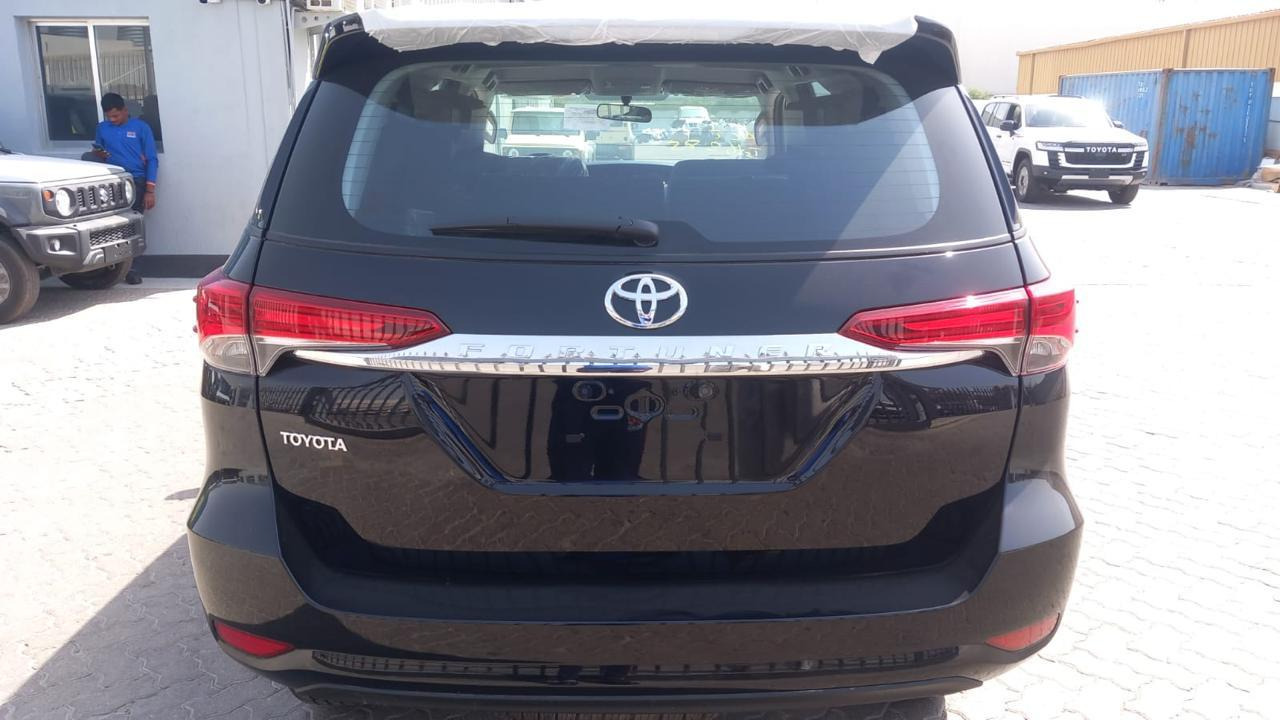 TOYOTA 2.7L SR5 - PKW: das Bild 2 TOYOTA 2.7L SR5 - PKW: das Bild 2