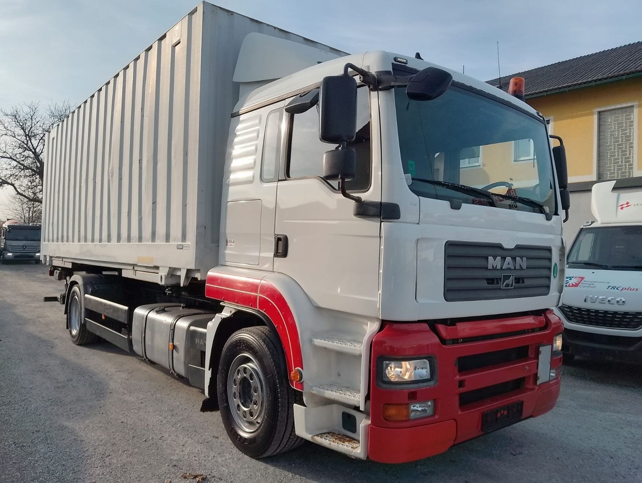 MAN TGA 18 320 - Containerwagen/ Wechselfahrgestell LKW: das Bild 2 MAN TGA 18 320 - Containerwagen/ Wechselfahrgestell LKW: das Bild 2
