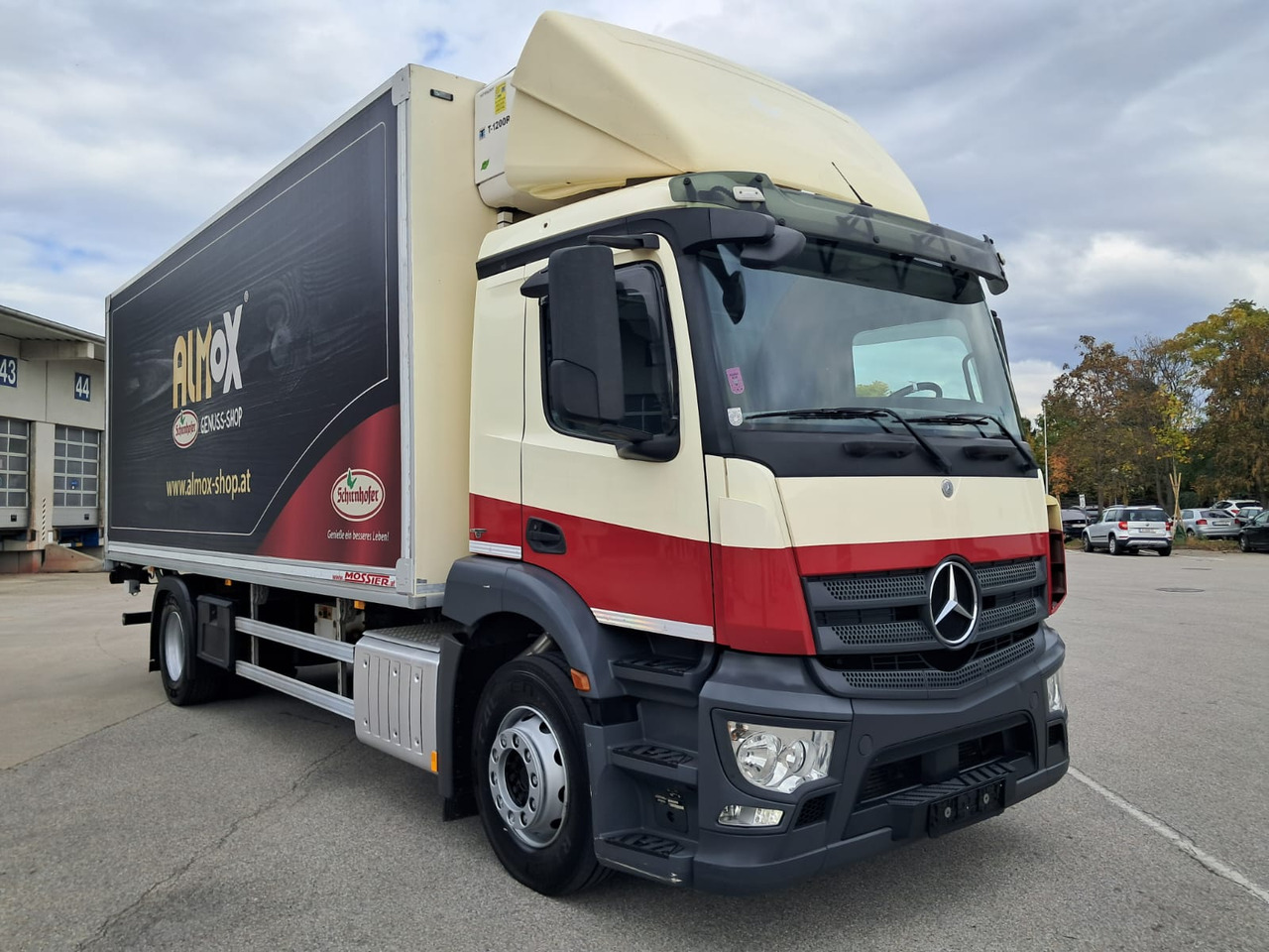 MERCEDES-BENZ Antos 1833 Kühlkoffer LBW | Standheizung | Euro 6 - Kühlkoffer LKW: das Bild 2 MERCEDES-BENZ Antos 1833 Kühlkoffer LBW | Standheizung | Euro 6 - Kühlkoffer LKW: das Bild 2