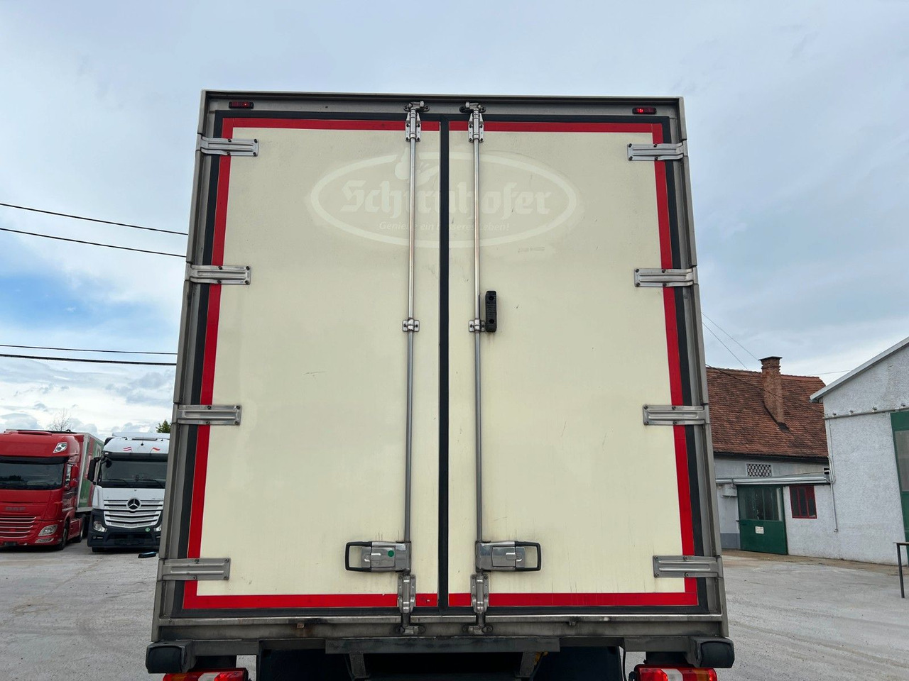 Mercedes-Benz Antos 1833 Kühlkoff LBW | Standheizung | Euro 6 - Leasing Mercedes-Benz Antos 1833 Kühlkoff LBW | Standheizung | Euro 6: das Bild 8