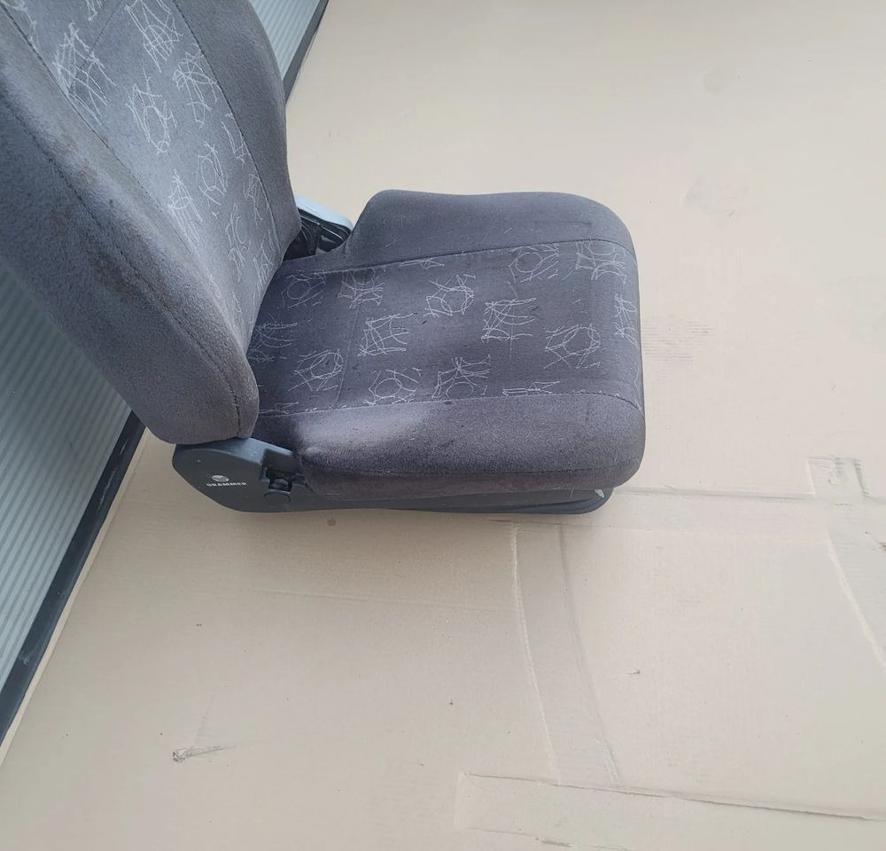 FOTEL KIEROWCY F2000 IVECO TRAKKER GRAMMER CHWALIM116 - Sitz für LKW: das Bild 2 FOTEL KIEROWCY F2000 IVECO TRAKKER GRAMMER CHWALIM116 - Sitz für LKW: das Bild 2