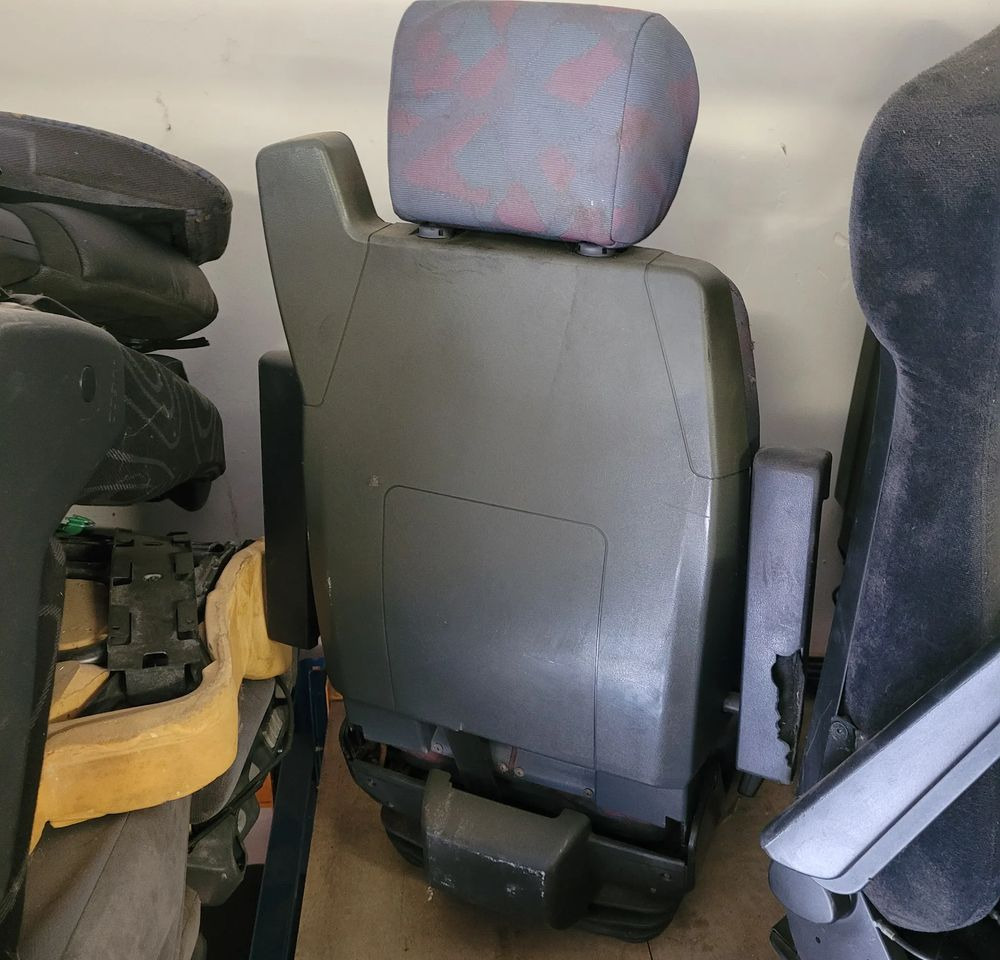 FOTEL KIEROWCY MERCEDES ATEGO CHWALIM116 - Sitz für LKW: das Bild 4 FOTEL KIEROWCY MERCEDES ATEGO CHWALIM116 - Sitz für LKW: das Bild 4