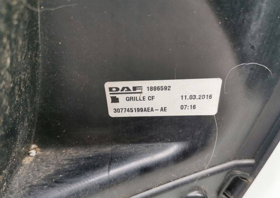 GRILL ATRAPA DAF CF EURO6 1886592 ORYGINAŁ - Kühlergrill für LKW: das Bild 4 GRILL ATRAPA DAF CF EURO6 1886592 ORYGINAŁ - Kühlergrill für LKW: das Bild 4