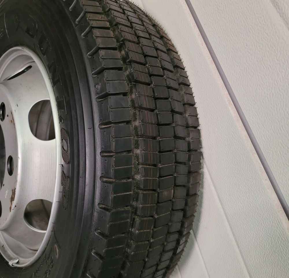 KOŁO ZAPAS DUNLOP SP444 215/75R17.5 - Komplettrad: das Bild 2 KOŁO ZAPAS DUNLOP SP444 215/75R17.5 - Komplettrad: das Bild 2