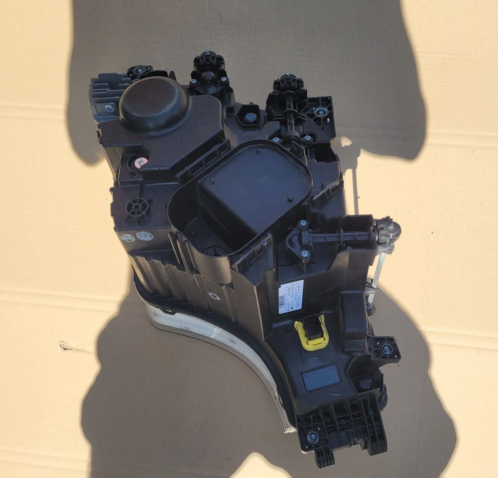 LAMPA FULL LED MERCRDES ACTROS MP5 ORYGINAŁ RH CHWALIM116 - Lichter/ Leuchten für LKW: das Bild 2 LAMPA FULL LED MERCRDES ACTROS MP5 ORYGINAŁ RH CHWALIM116 - Lichter/ Leuchten für LKW: das Bild 2