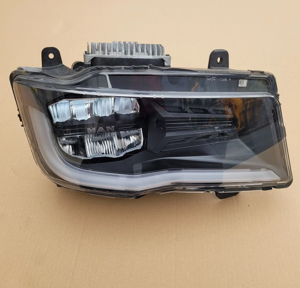 LAMPA MAN TG3 LED PRAWA 81.25101-6822 CHWALIM116 - Lichter/ Leuchten für LKW: das Bild 1 LAMPA MAN TG3 LED PRAWA 81.25101-6822 CHWALIM116 - Lichter/ Leuchten für LKW: das Bild 1