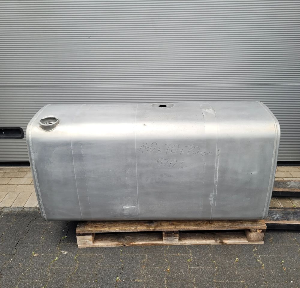 ZBIORNIK PALIWA VOLVO FH4 21516453 570L 140X70X70CM CHWALIM116 - Kraftstofftank für LKW: das Bild 1 ZBIORNIK PALIWA VOLVO FH4 21516453 570L 140X70X70CM CHWALIM116 - Kraftstofftank für LKW: das Bild 1