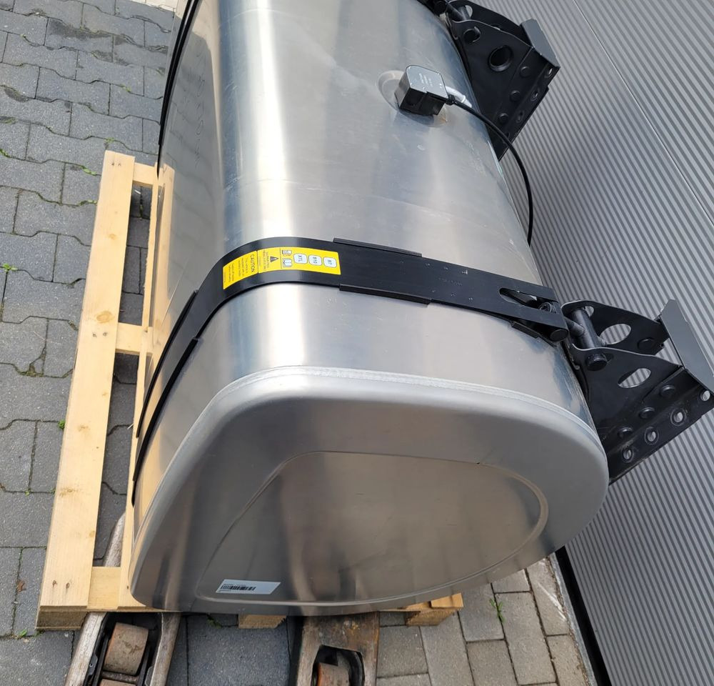 ZBIORNIK PALIWA VOLVO FH4 FH5 GAMA 140X70X70CM 21516453 570L CHWALIM116 - Kraftstofftank für LKW: das Bild 3 ZBIORNIK PALIWA VOLVO FH4 FH5 GAMA 140X70X70CM 21516453 570L CHWALIM116 - Kraftstofftank für LKW: das Bild 3