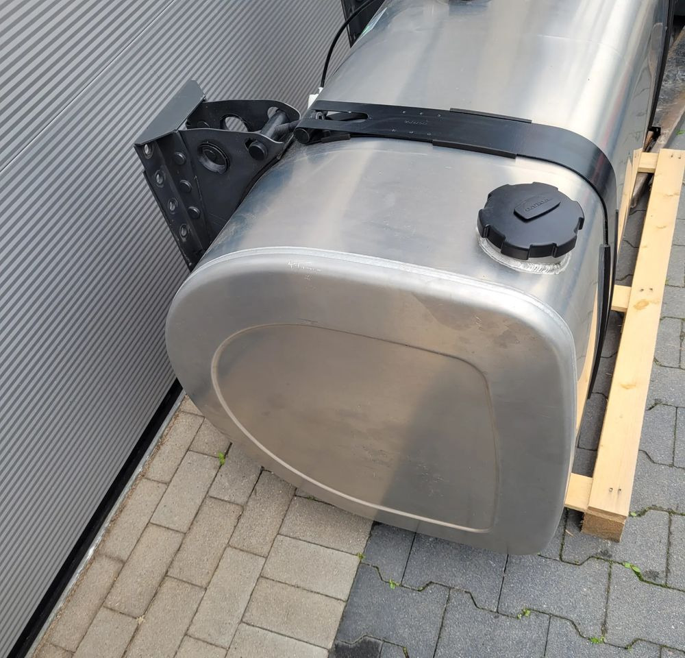 ZBIORNIK PALIWA VOLVO FH4 FH5 GAMA 140X70X70CM 21516453 570L CHWALIM116 - Kraftstofftank für LKW: das Bild 2 ZBIORNIK PALIWA VOLVO FH4 FH5 GAMA 140X70X70CM 21516453 570L CHWALIM116 - Kraftstofftank für LKW: das Bild 2