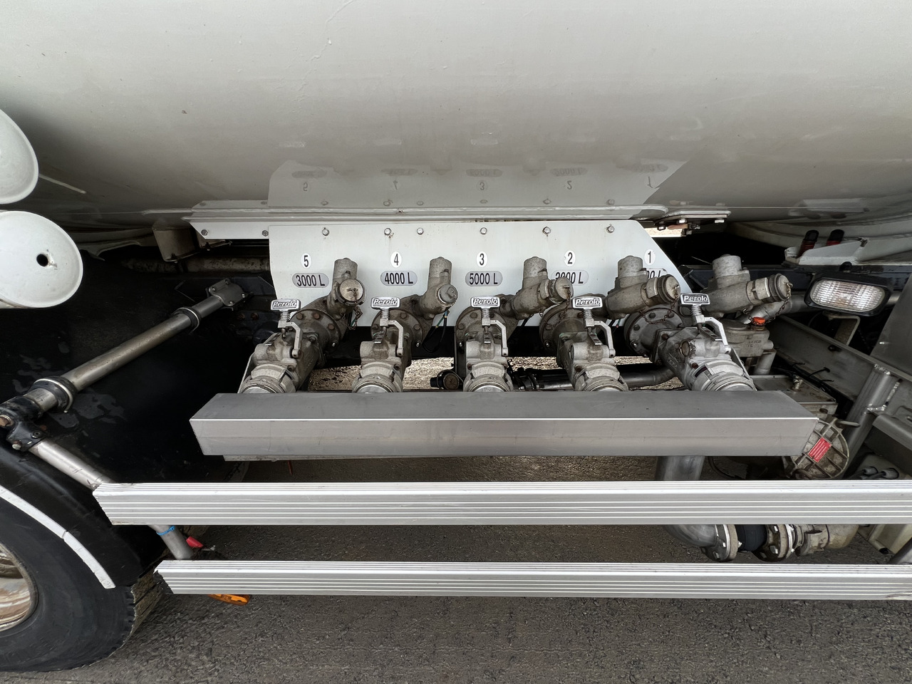 Premium 320 DCi - Tankwagen: das Bild 4 Premium 320 DCi - Tankwagen: das Bild 4