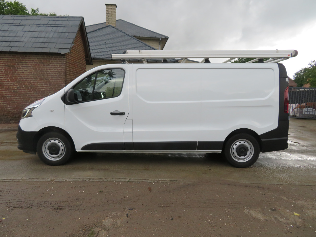 RENAULT Trafic 2.0dCi - L2H1 - Kleintransporter: das Bild 4 RENAULT Trafic 2.0dCi - L2H1 - Kleintransporter: das Bild 4