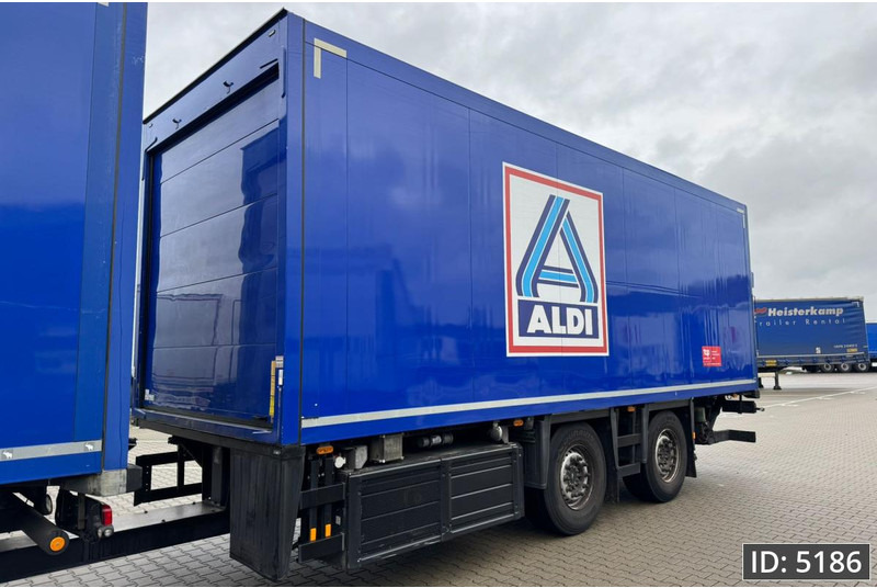 Mercedes-Benz Antos 2736 Day Cab, Euro 6, + Schmitz / Durchladbar / Carrier / 92m3 - Kühlkoffer LKW: das Bild 2 Mercedes-Benz Antos 2736 Day Cab, Euro 6, + Schmitz / Durchladbar / Carrier / 92m3 - Kühlkoffer LKW: das Bild 2