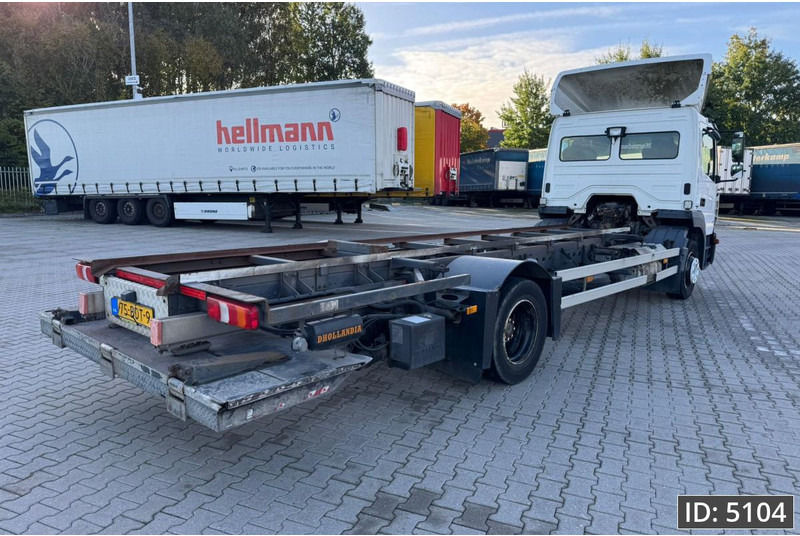 Mercedes-Benz Atego 1318 Day Cab, Euro 6, / BDF / DHOLLANDIA 2000KG - Containerwagen/ Wechselfahrgestell LKW: das Bild 3 Mercedes-Benz Atego 1318 Day Cab, Euro 6, / BDF / DHOLLANDIA 2000KG - Containerwagen/ Wechselfahrgestell LKW: das Bild 3