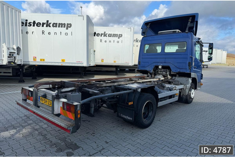 Mercedes-Benz Atego 816 Day Cab, Euro 5, BDF / EPS automatic / standklima / Hydraulic system - Containerwagen/ Wechselfahrgestell LKW: das Bild 5 Mercedes-Benz Atego 816 Day Cab, Euro 5, BDF / EPS automatic / standklima / Hydraulic system - Containerwagen/ Wechselfahrgestell LKW: das Bild 5