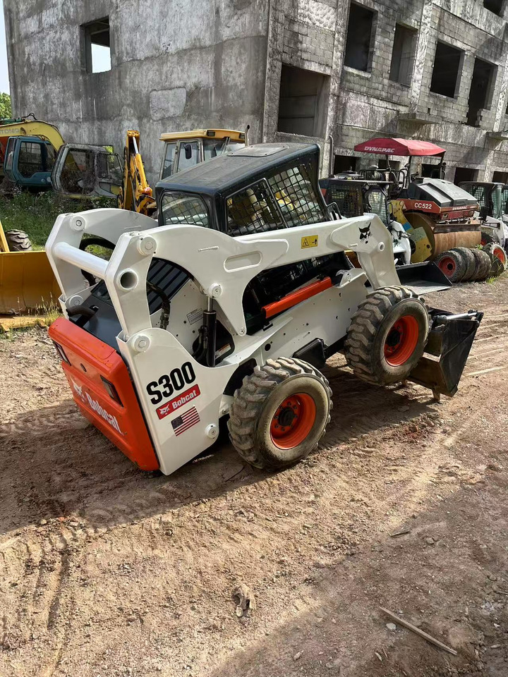 BOBCAT S300 - Kompaktlader: das Bild 4 BOBCAT S300 - Kompaktlader: das Bild 4