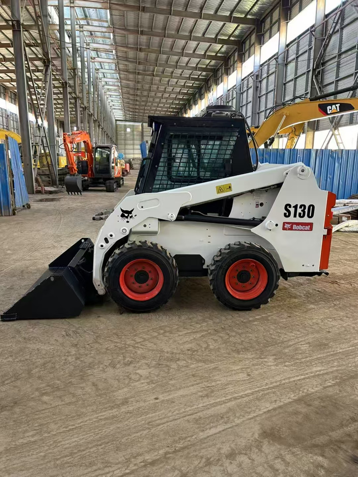 BOBCAT Skid Steer Loader S130 - Kompaktlader: das Bild 1 BOBCAT Skid Steer Loader S130 - Kompaktlader: das Bild 1