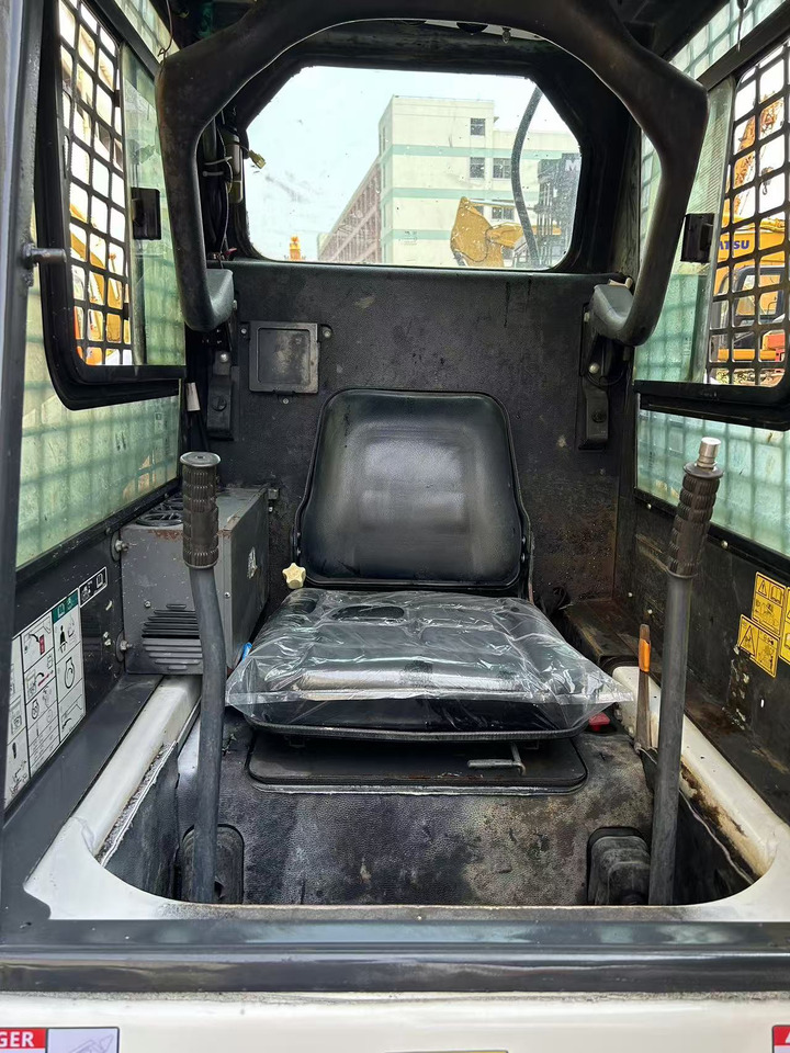 BOBCAT Skid Steer Loader S130 - Kompaktlader: das Bild 5 BOBCAT Skid Steer Loader S130 - Kompaktlader: das Bild 5