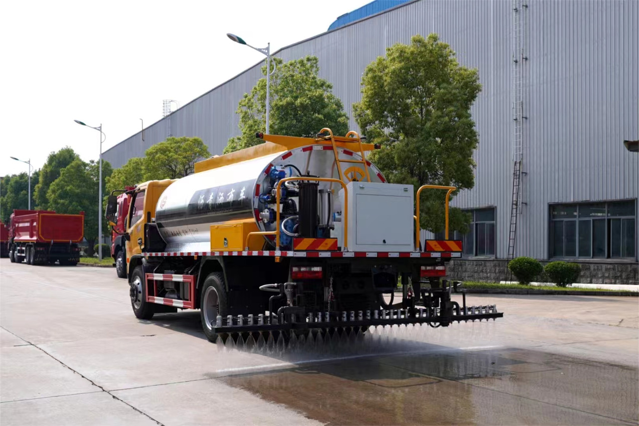 DONGFENG Asphalt Spreader - Bitumenspritzmaschine: das Bild 4 DONGFENG Asphalt Spreader - Bitumenspritzmaschine: das Bild 4