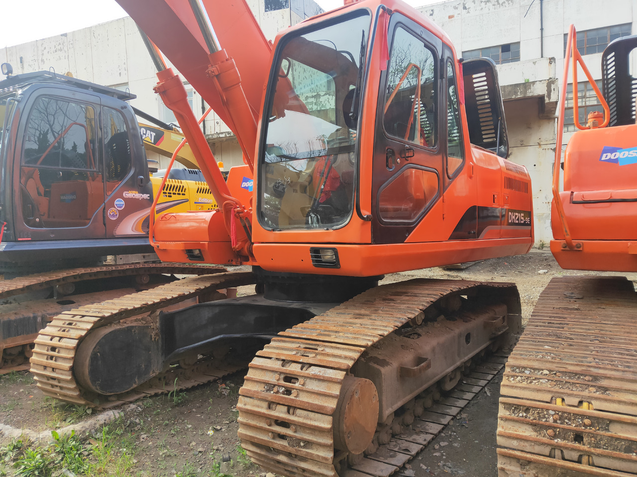 DOOSAN DH215LC-9 - Kettenbagger: das Bild 2 DOOSAN DH215LC-9 - Kettenbagger: das Bild 2