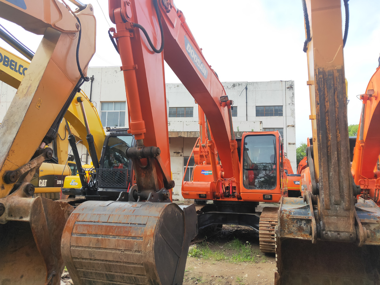 DOOSAN DH215LC-9 - Kettenbagger: das Bild 5 DOOSAN DH215LC-9 - Kettenbagger: das Bild 5