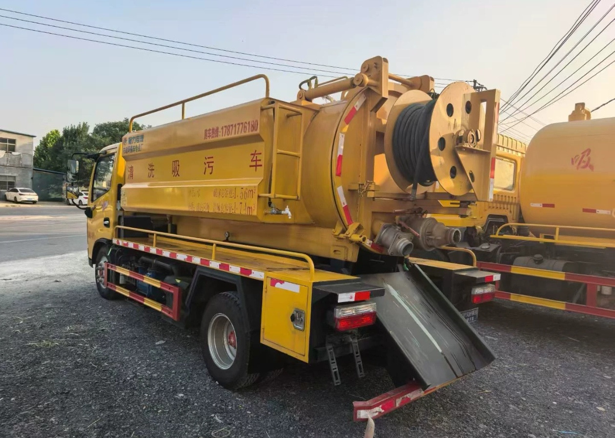 DongFeng Small Sewage Truck - Saug-/ Spülfahrzeug: das Bild 5 DongFeng Small Sewage Truck - Saug-/ Spülfahrzeug: das Bild 5