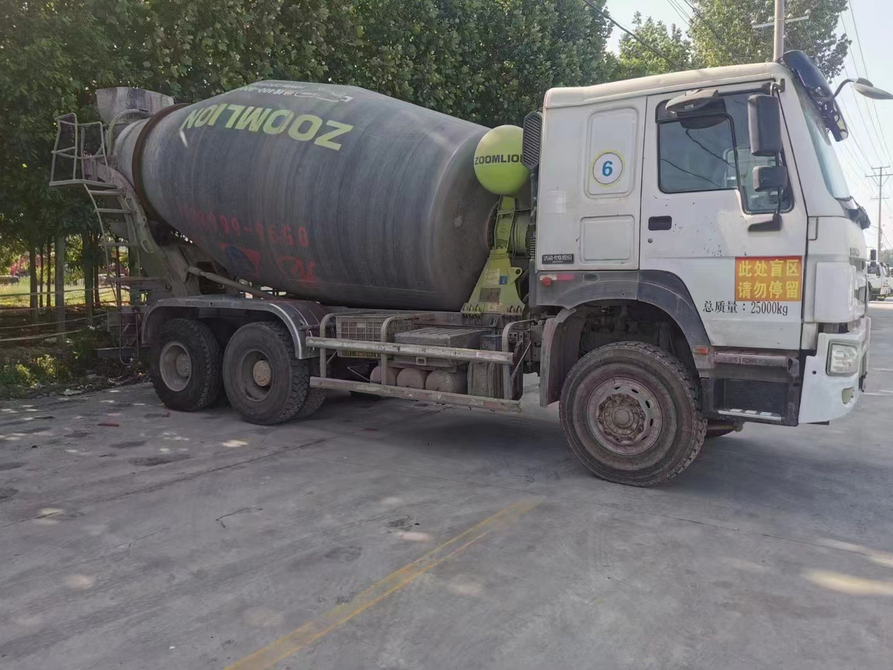 HOWO 6*4 Cement Mixer Truck - Fahrmischer: das Bild 4 HOWO 6*4 Cement Mixer Truck - Fahrmischer: das Bild 4
