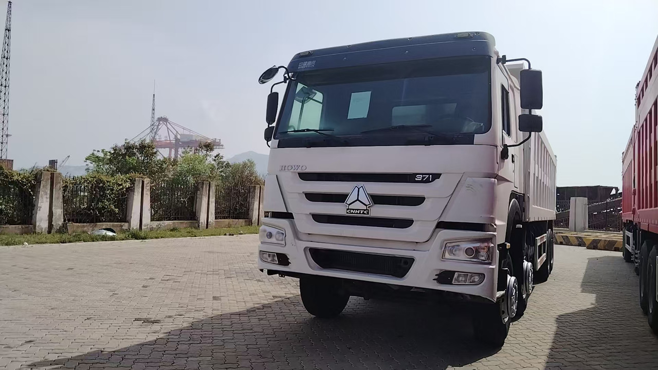 SINOTRUK HOWO 371 8x4 Dump Truck Click for Discount - LKW: das Bild 1 SINOTRUK HOWO 371 8x4 Dump Truck Click for Discount - LKW: das Bild 1