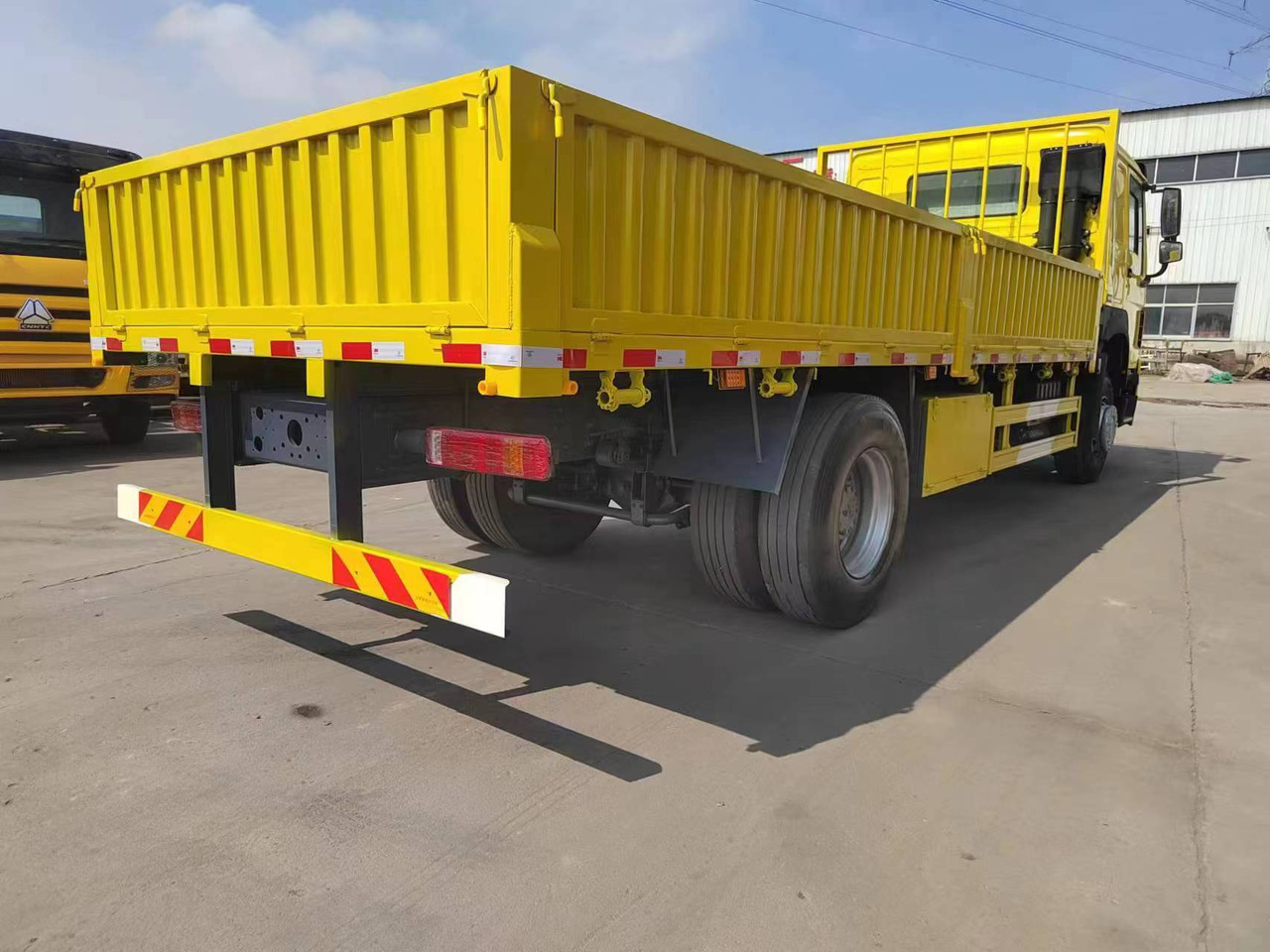 SINOTRUK HOWO 336HP Dump Truck - Kipper: das Bild 4 SINOTRUK HOWO 336HP Dump Truck - Kipper: das Bild 4