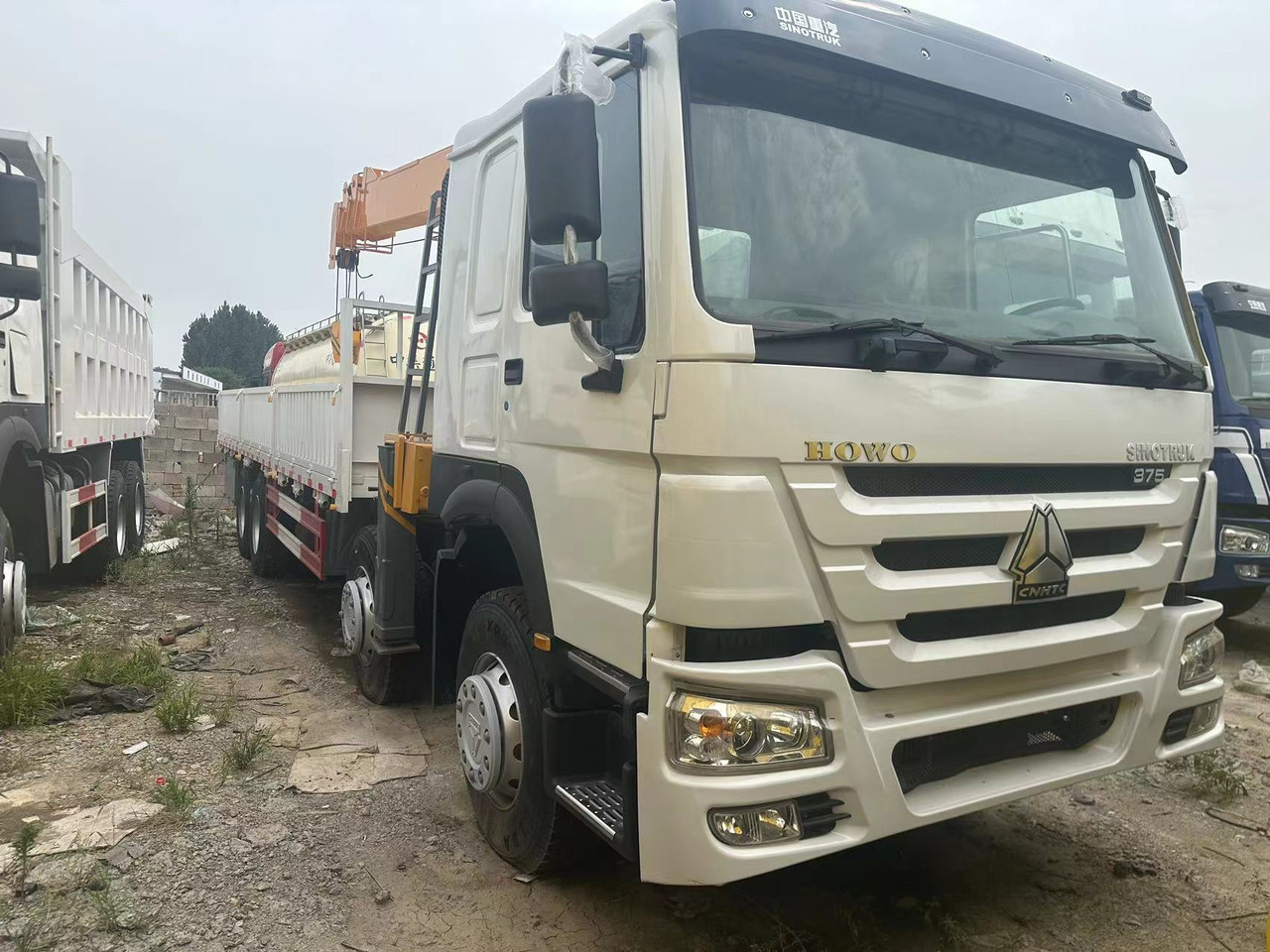 SINOTRUK HOWO 375 8X4 12TONS CLICK HERE FOR DISCOUNT - Autokran: das Bild 1 SINOTRUK HOWO 375 8X4 12TONS CLICK HERE FOR DISCOUNT - Autokran: das Bild 1