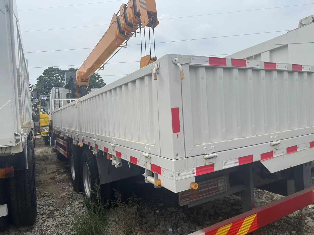 SINOTRUK HOWO 375 8X4 12TONS CLICK HERE FOR DISCOUNT - Autokran: das Bild 4 SINOTRUK HOWO 375 8X4 12TONS CLICK HERE FOR DISCOUNT - Autokran: das Bild 4