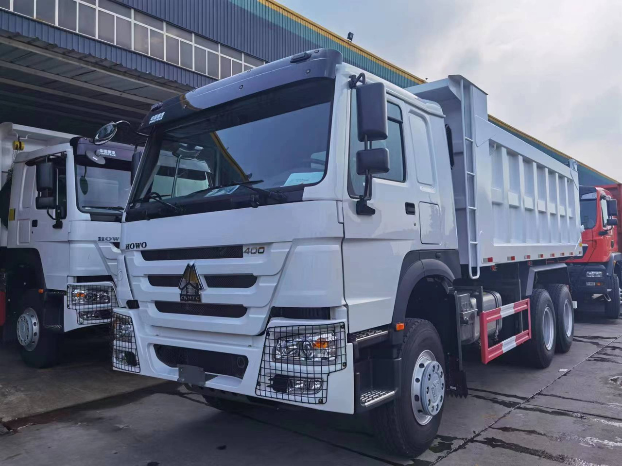 SINOTRUK HOWO 400HP Dump Truck New Brand Click for Discount - Kipper: das Bild 3 SINOTRUK HOWO 400HP Dump Truck New Brand Click for Discount - Kipper: das Bild 3