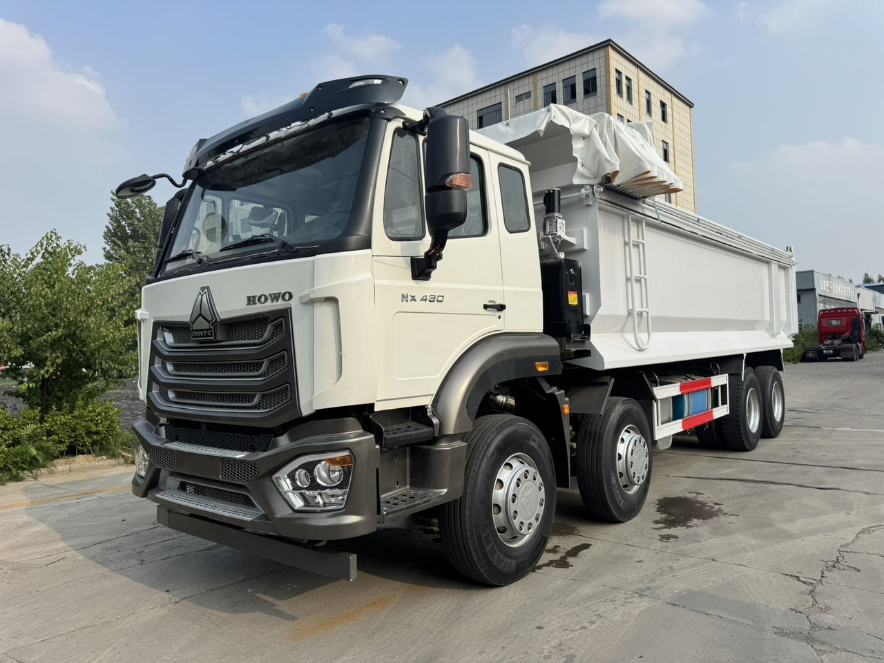 SINOTRUK HOWO Dump Truck 8x4 Click Here for Discount - Kipper: das Bild 1 SINOTRUK HOWO Dump Truck 8x4 Click Here for Discount - Kipper: das Bild 1